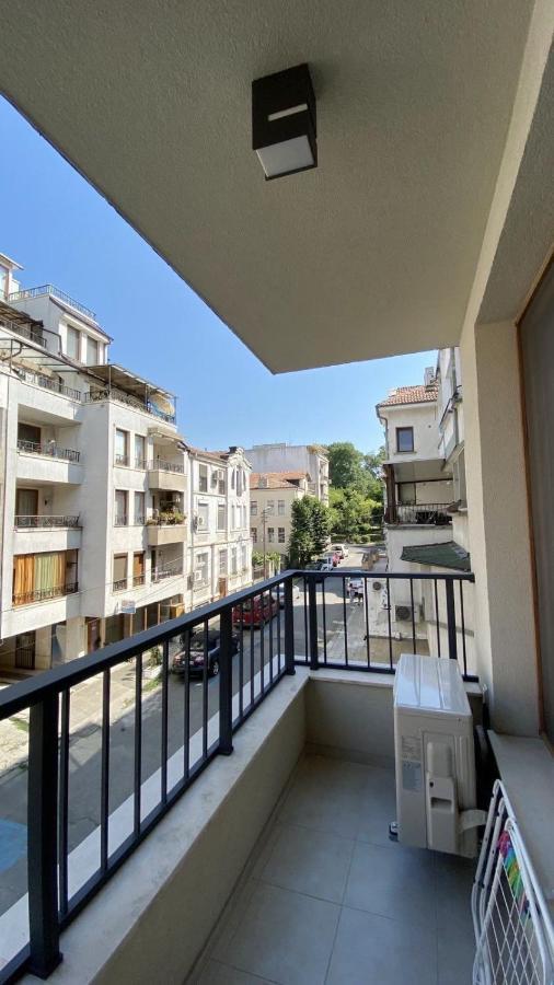 Stella&Gaby Apartment Бургас Екстериор снимка